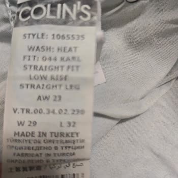 Hızla Parçalanan Kot Pantolon Hayal Kırıklığı