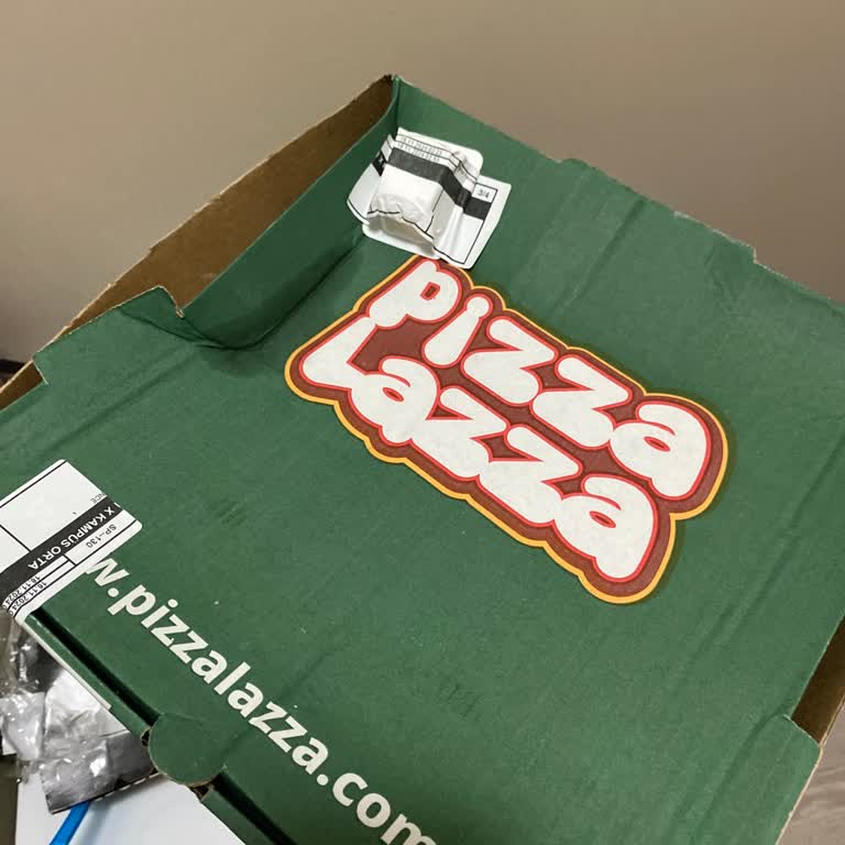 Gece Yarısı Pizza Krizi: Soğuk Ve İletişimsiz Teslimat