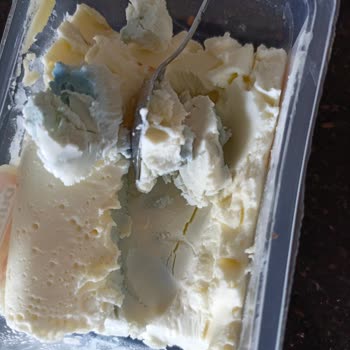 Yeşil Renkli Kaymak Şoku: Güvenlik Ve Kalite Endişesi