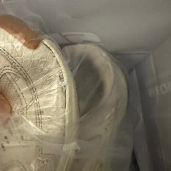 Ofis Ayakkabısındaki Açılma Ve Firma İlgisizliği