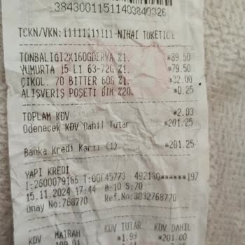 Çikolatadan Canlı Böcek Şoku!