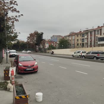 Bayrampaşa Yolunda Tehlike Yaratan Araçlar İçin Acil Önlem Talebi