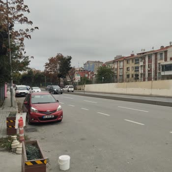 Bayrampaşa Yolunda Tehlike Yaratan Araçlar İçin Acil Önlem Talebi