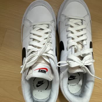 Nike Ayakkabı İçindeki Rahatsızlık