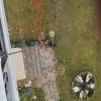 Bahçemizdeki Doğalgaz Çalışması Sonrası Kaldırımların Bozulması Ve Güvenlik Sorunları