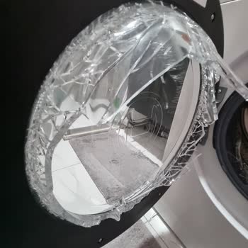 Bosch Çamaşır Makinesi Kapak Camı Patladı: Güvenlik Endişesi