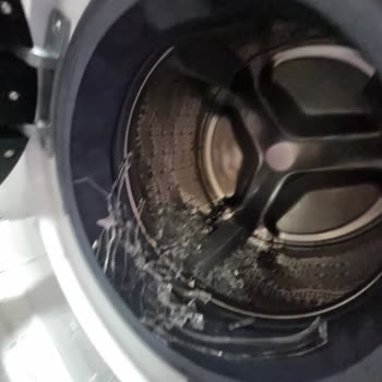 Bosch Çamaşır Makinesi Kapak Camı Patladı: Güvenlik Endişesi