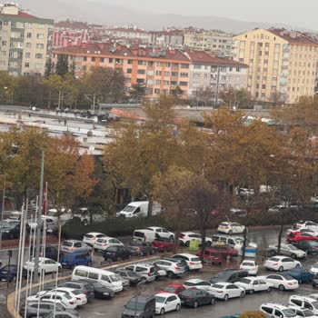 Otopark Çıkışında Trafik Kaosu