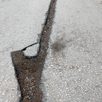 Eskişehir'de Tehlikeli Çukurlar: Acil Çözüm Bekleniyor