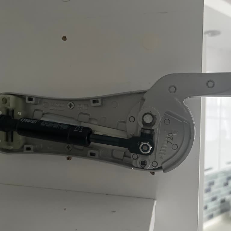 Yedek Parça Sıkıntısı: Dolap Pistonları Bulunamıyor