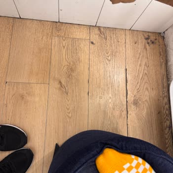 Mavi Jeans Mağaza Kabinlerinde Temizlik Sorunu