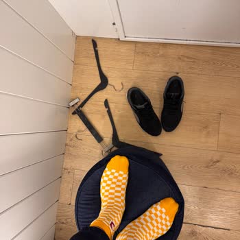 Mavi Jeans Mağaza Kabinlerinde Temizlik Sorunu