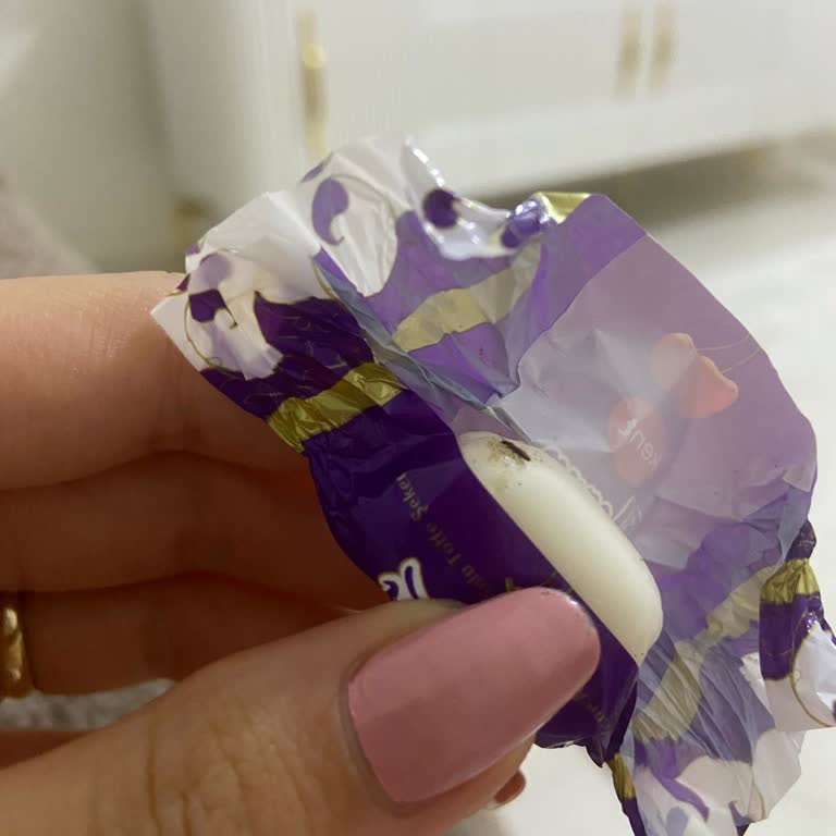 Şekerin İçinden Çıkan Canlı Böcek Şoku