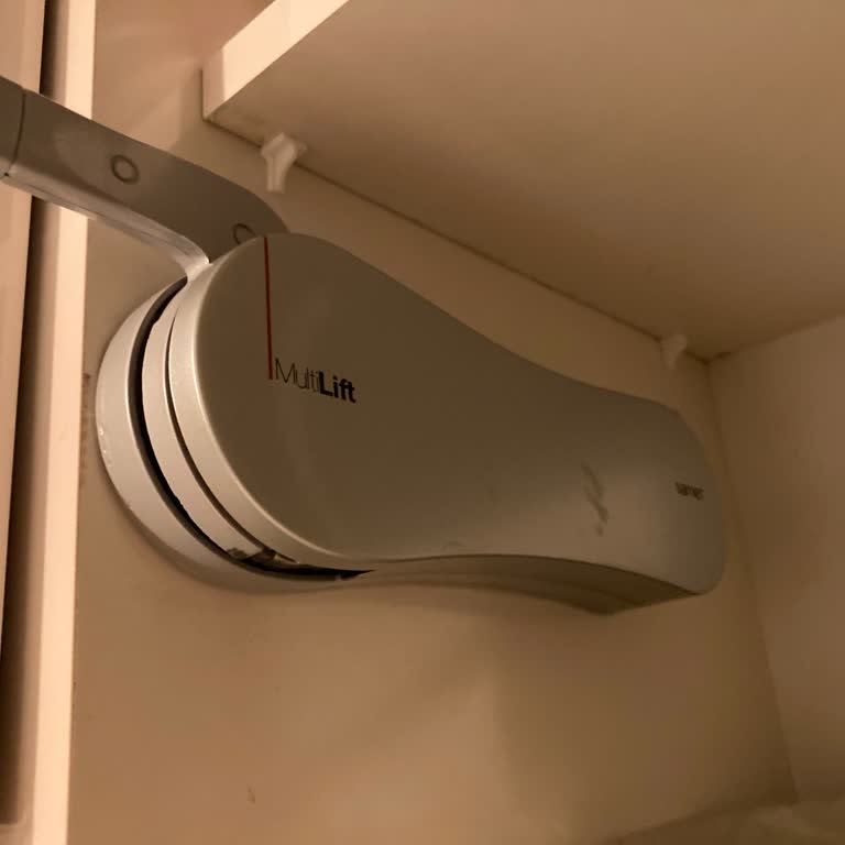 Dolap Kapaklarının Kendiliğinden Düşmesi Sorunu