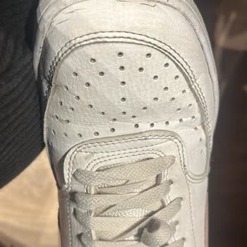 Nike Ayakkabımın Erken Deformasyonu