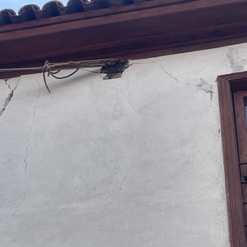 Türk Telekom'un Kablo Bağlantısı Tarihi Eve Zarar Verdi