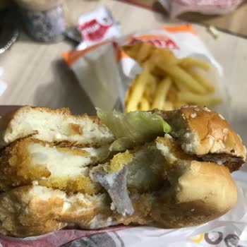 Tavuk Burgerde Kemik Tehlikesi