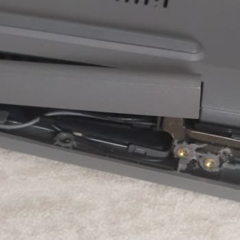 Lenovo Ideapad Menteşe Ve Çerçeve Sorunu