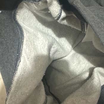 Yeni Alınan Sweatshirt'te Şok Edici Tüylenme Sorunu