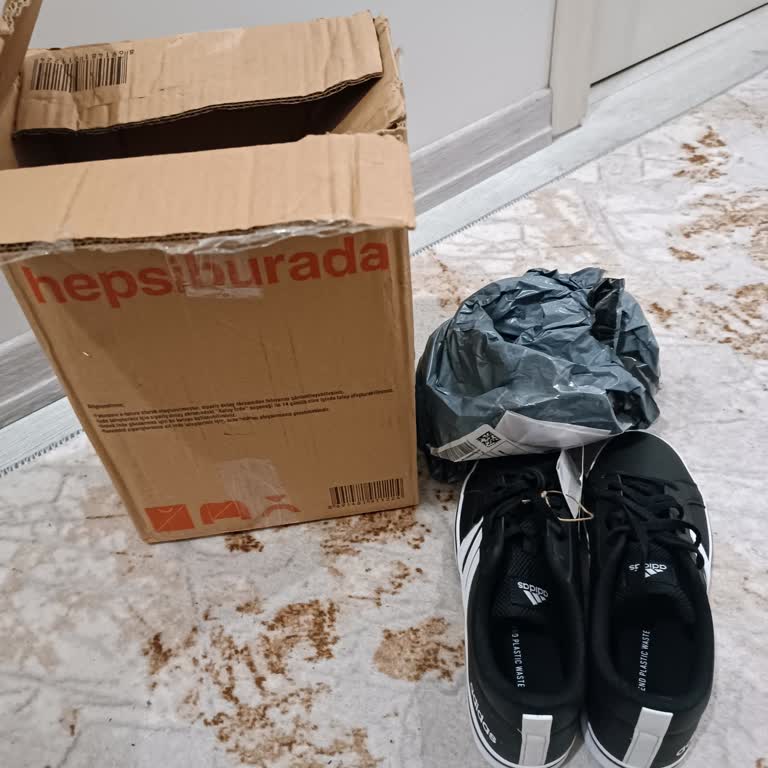 Hepsiburada İade Sürecinde Kutusuz Gelen Sahte Ayakkabı Sorunu