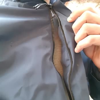 Chaqueta National Geographic defectuosa sin reembolso