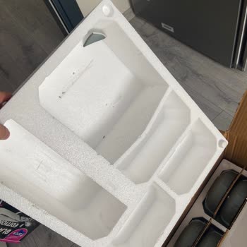 Kırık Tabak İçin Hayal Kırıklığı Ve Yetersiz Müşteri Hizmeti