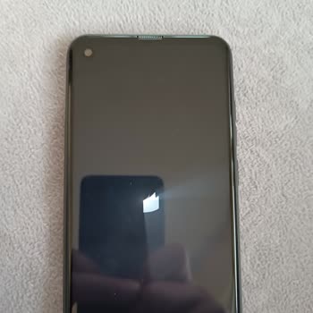 Reeder Telefon: Kendi Kendine Açılıp Kapanan Hayal Kırıklığı