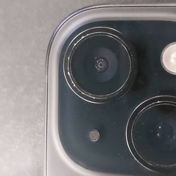 İphone 15: Kamera Boya Atması Ve Siyahlık Sorunu