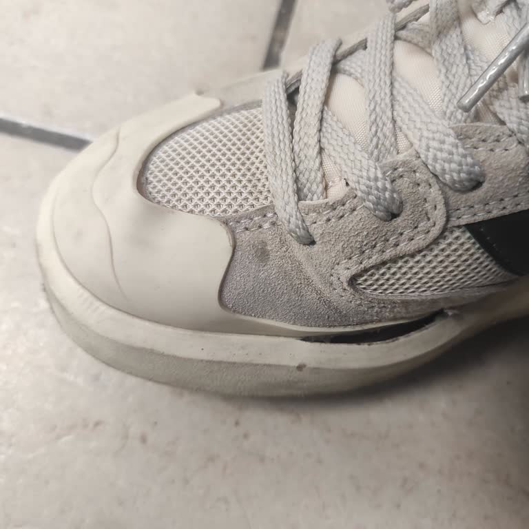 Dayanıklılığı Sıfır Ayakkabılar Ve Kötü Müşteri Hizmeti