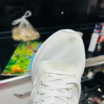Adidas Ayakkabıda Beklenmedik Yırtılma Sorunu