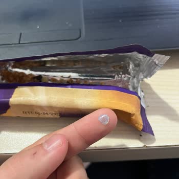 Eti Lifalif Bar'da Dişime Gelen Sert Yabancı Madde