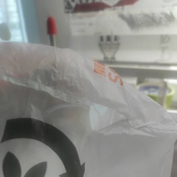 Migros'un Yırtık Poşet Sorunu