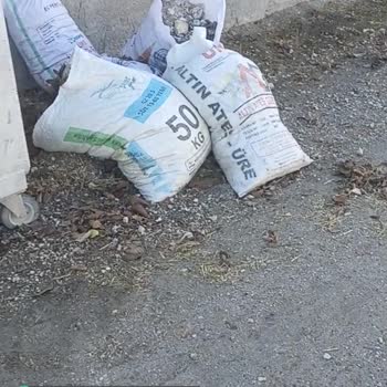 Karatay Belediyesi Çöplerin Toplanmasını İstiyoruz!