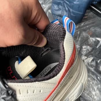 Skechers Ayakkabıda İç Astar Yırtılması Ve Mağaza İlgisizliği