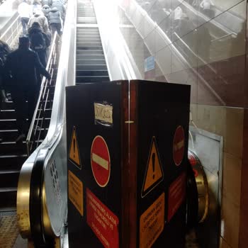 İstanbul Metrosunda Sürekli Arızalanan Yürüyen Merdivenler