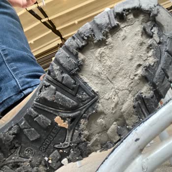 Dayanıklılığı Sıfır Ayakkabı: İlk Kullanımda Parçalandı