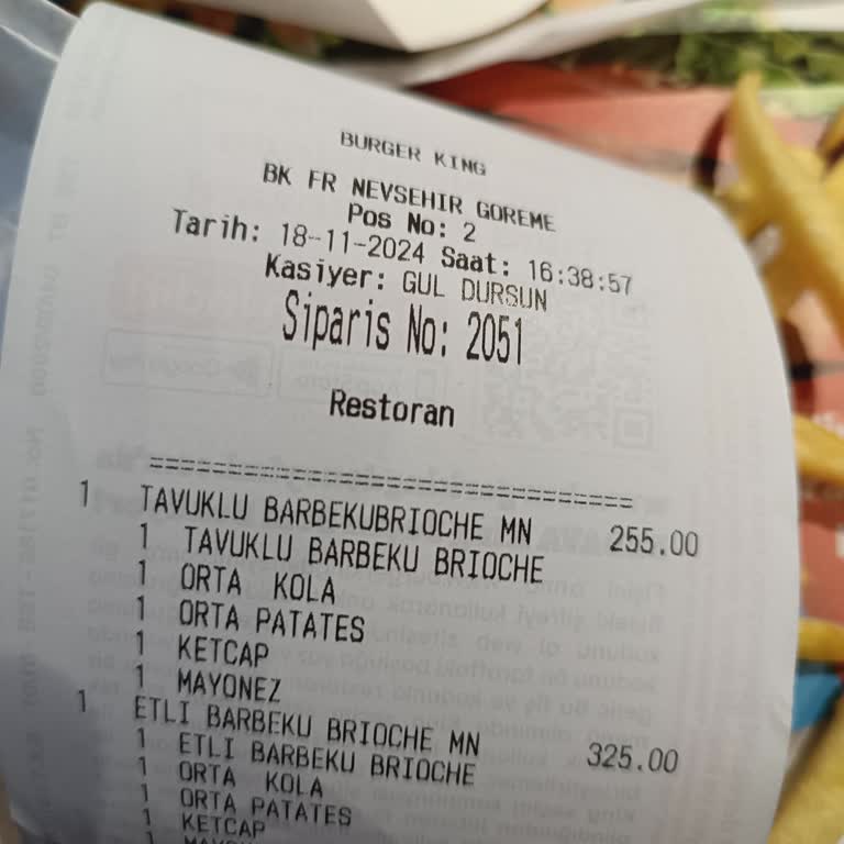 Soğuk Yemek Ve İlgisiz Hizmet: Göreme'deki Burger Deneyimi