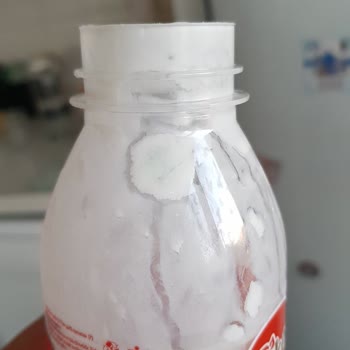 Eker Son Kullanma Tarihi Geçmemiş Ayranda Küf Şoku: Sağlığım Tehlikede!