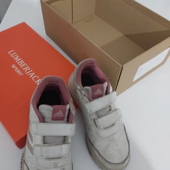 Adidas Ayakkabılarımın Hızla Çürümesi Ve İlgisizlik