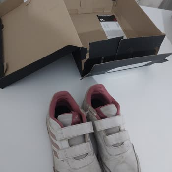 Adidas Ayakkabılarımın Hızla Çürümesi Ve İlgisizlik