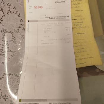 Okul Ayakkabısının Kalitesizliği Ve Mağaza İlgisizliği