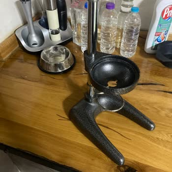 Maskot Meyve Sıkacağı Nar Sıkarken Kırıldı!