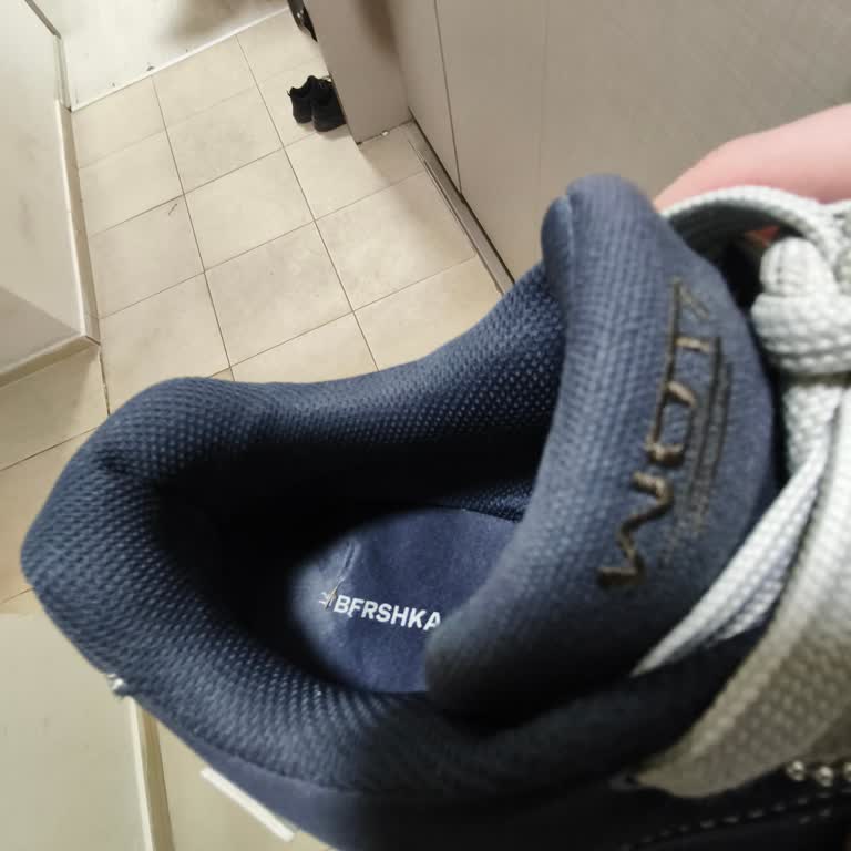 Bershka Ayakkabının Kauçuk Sorunu