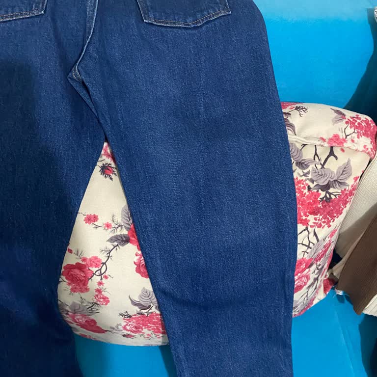 Tommy Hilfiger Pantolonda Kalıcı Kat İzleri