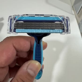 Gillette Blue 3 Serisi Üretim Hatalarıyla Hayal Kırıklığı Yarattı