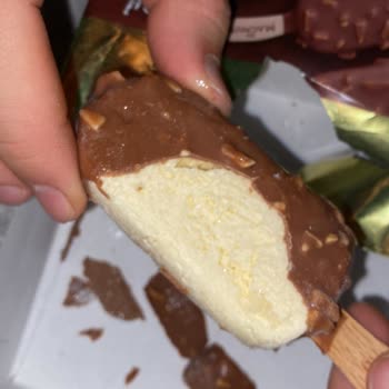 Bozuk Magnum Mini Badem Zehirlenme Riski Taşıyor