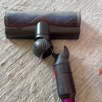 Dyson V10: Kırılan Parçalar Ve Ölen Batarya