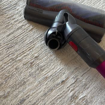 Dyson V10: Kırılan Parçalar Ve Ölen Batarya