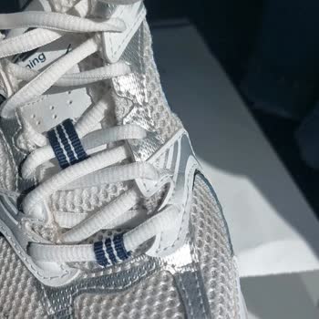 New Balance Ayakkabının 2 Ayda Delinmesi Ve Müşteri Hizmetleri Sorunu