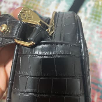 Fossil Çantalarının Kalite Sorunu: Kısa Sürede Deformasyon